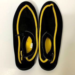 Unisex Water Shoes | Hiking Travel Vacation Beach Water Sports NEW Black & Gold